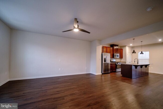 Building Photo - 9816 Cedarmass Cir