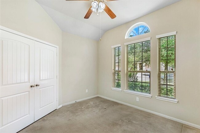 Building Photo - 2471 Garden Falls Dr