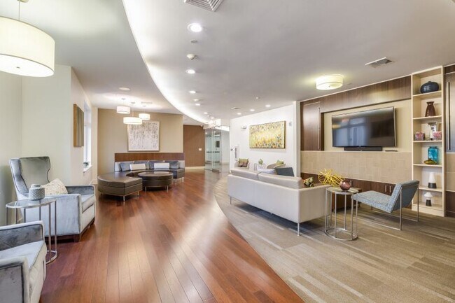 Building Photo - 223 Concord Tpke