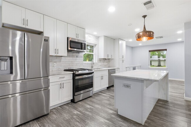 Building Photo - 5347 Rutherglenn Dr