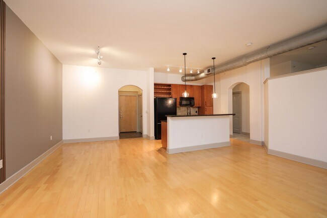 Building Photo - 1901 Post Oak Blvd