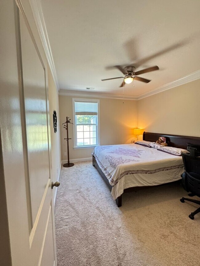 Building Photo - Sought-After Skybrook Community