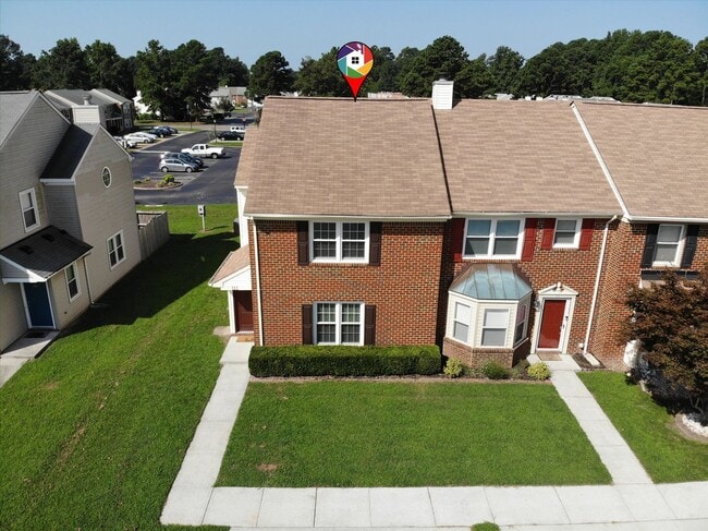 Building Photo - Yorktown Living