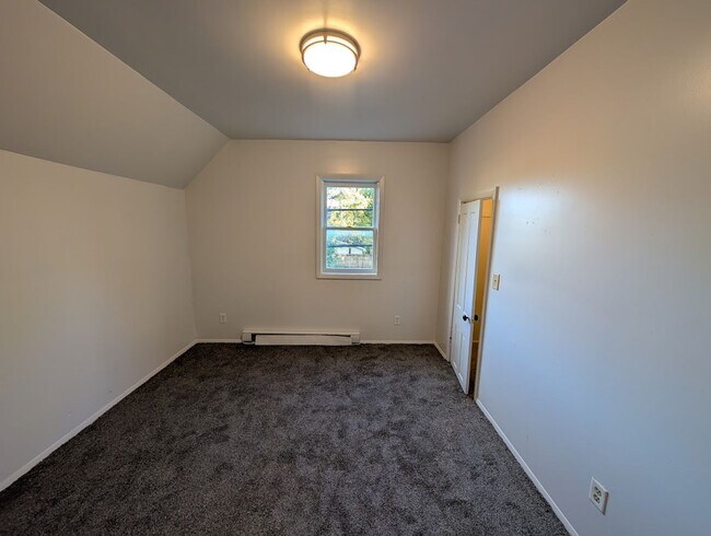 Building Photo - 516 10th St