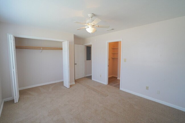 Building Photo - 3178 N Ridge Rd