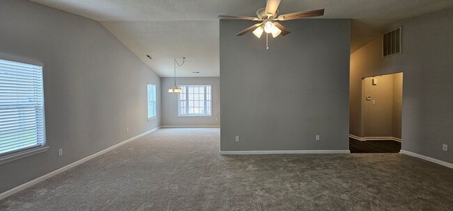 Building Photo - Spacious 2-Bed, 2-Bath Home with Modern Co...