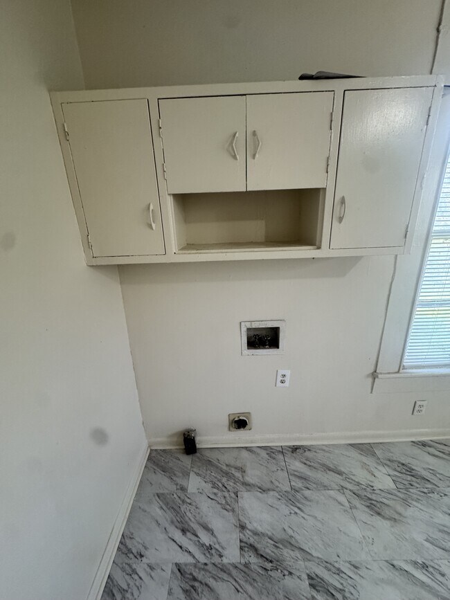 Building Photo - 4208 47th Ave N