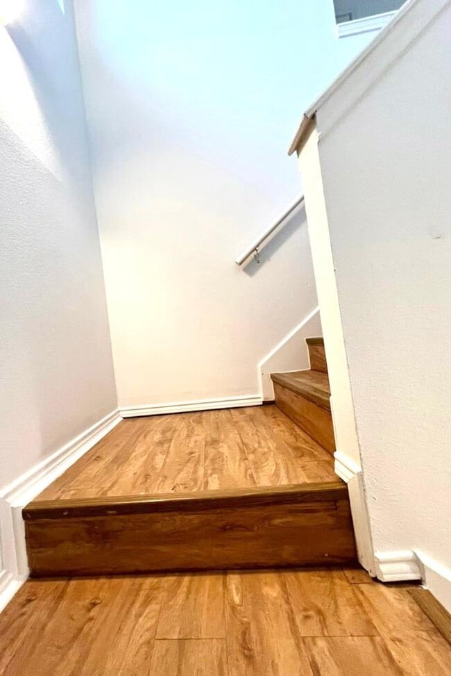 Building Photo - 15334 Barataria Dr