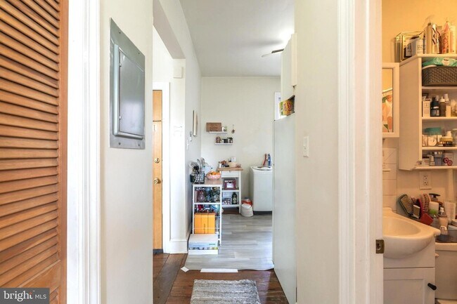 Building Photo - 4373 Cresson St