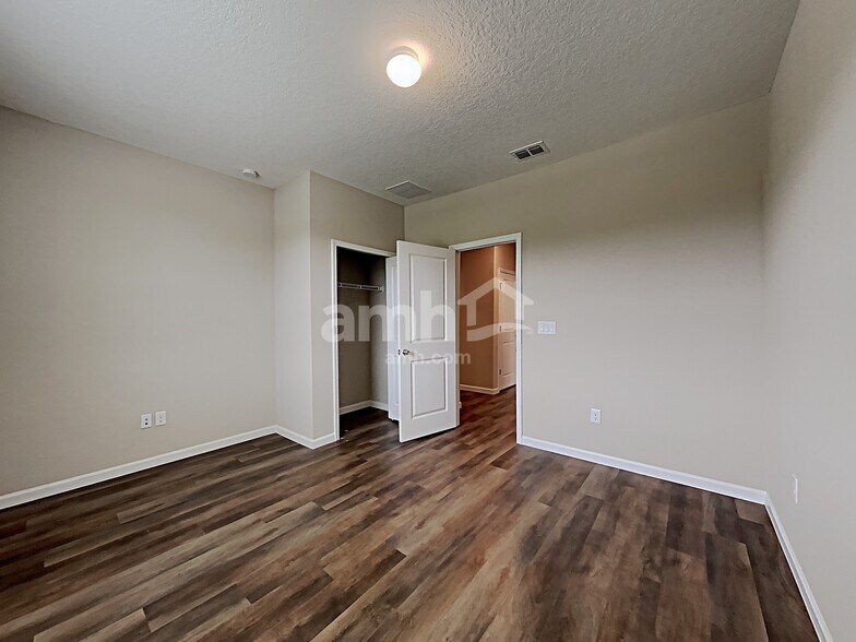 Building Photo - 109 Stone Arbor Ln