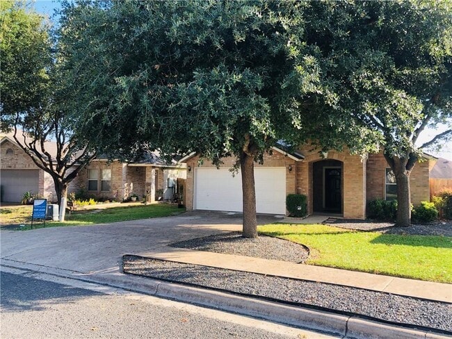 Building Photo - 1304 Water Spaniel Way