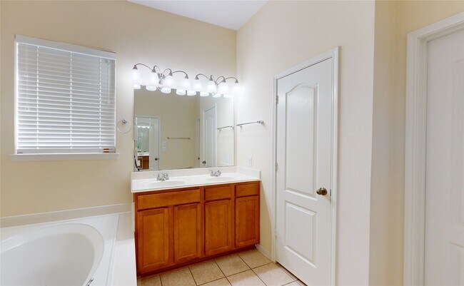 Building Photo - 3918 E Auden Cir