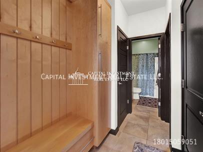 Building Photo - 10244 Sacramento Way