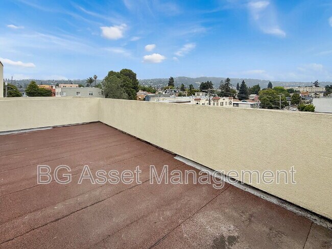 Building Photo - 1459 MacArthur Blvd