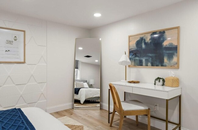 Building Photo - 1424 Vista Ln SW