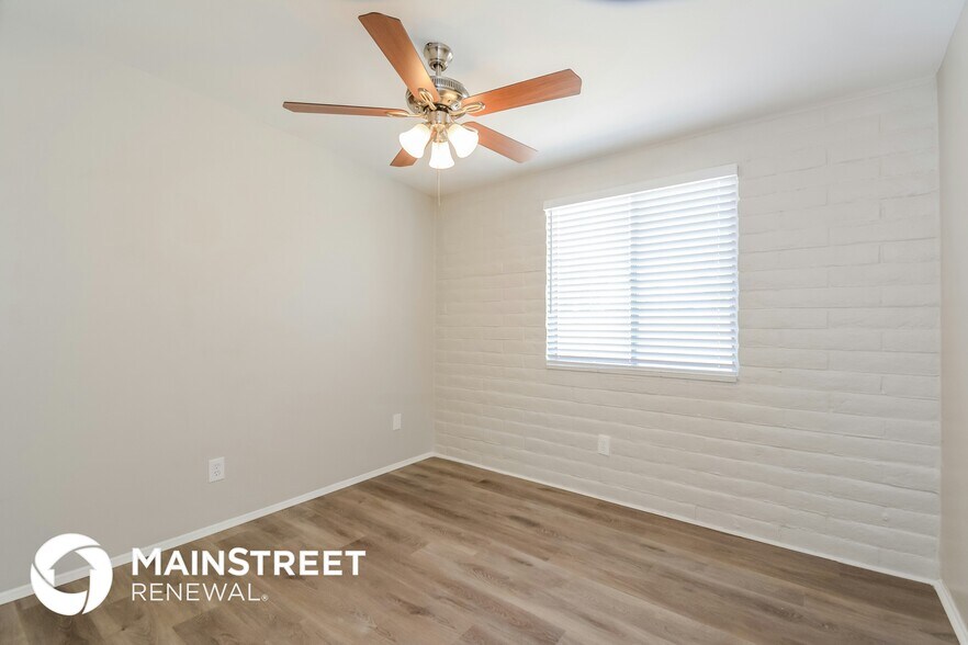 Building Photo - 7321 E Lakeside Dr