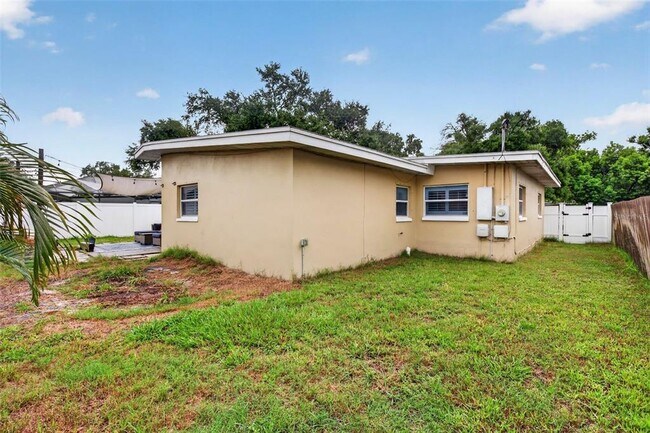Building Photo - 12496 136th Ln