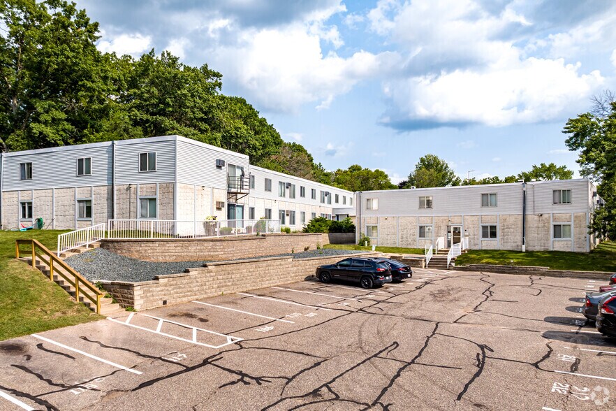 Riverview Apartments 77 Coulee Rd Hudson WI 54016 Apartment Finder