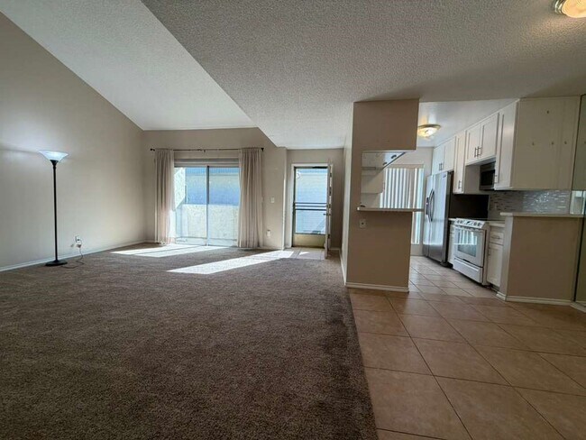 Building Photo - 330 N Chapel Ave