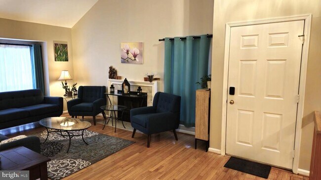 Building Photo - 13107 Hugo Pl