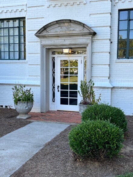 Building Photo - 1700 N Elm St