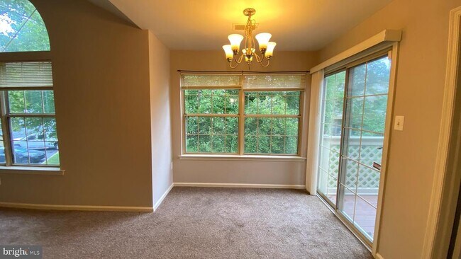 Building Photo - 1010 Foxmeadow Dr