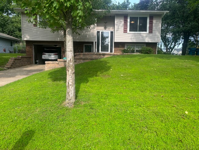 Primary Photo - 1310 Gloucester Dr