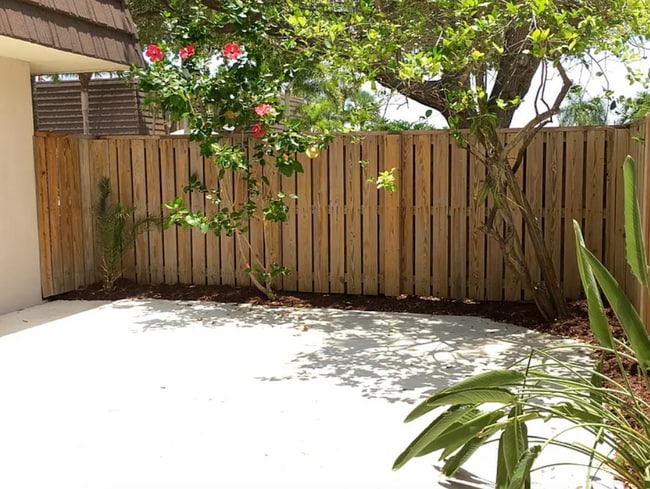 Building Photo - 1403 14th Ct