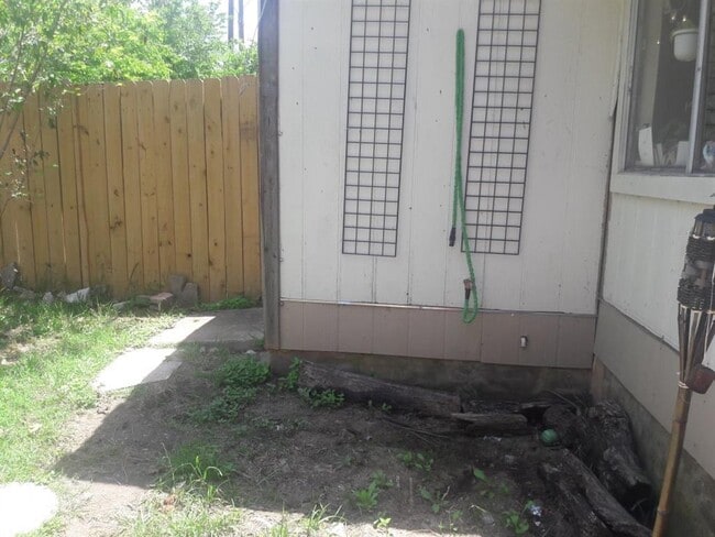 Building Photo - 10447 Doc Holliday Trail