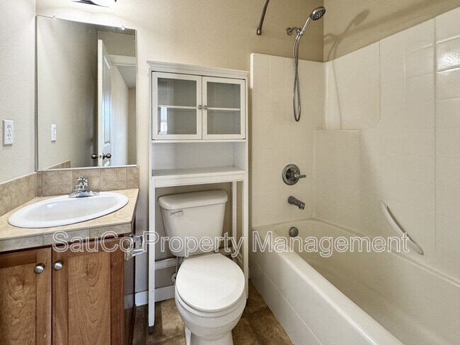 Building Photo - 10438 SW Akilean Terrace