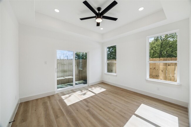 Building Photo - 413 Clearwater St