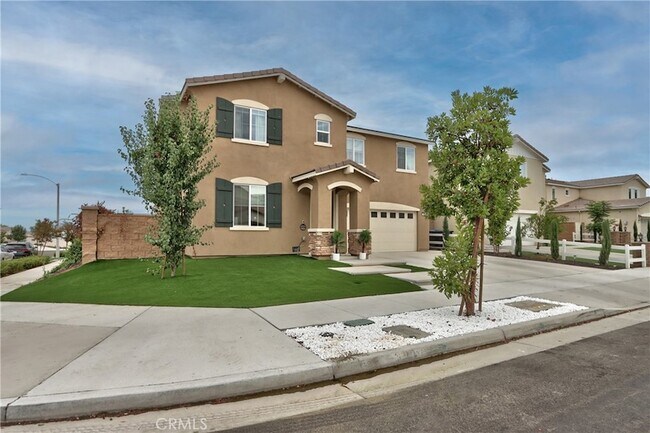 Building Photo - 33063 Table Rock Dr