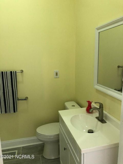 Building Photo - 605 SE 3rd St