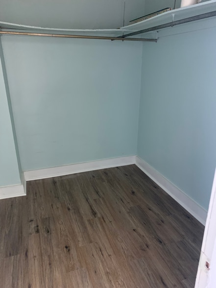 Building Photo - 142 S Union St