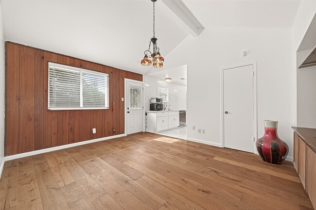 Building Photo - 10823 Sandstone St