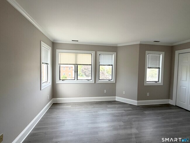 Building Photo - 1414 Whitney Ave