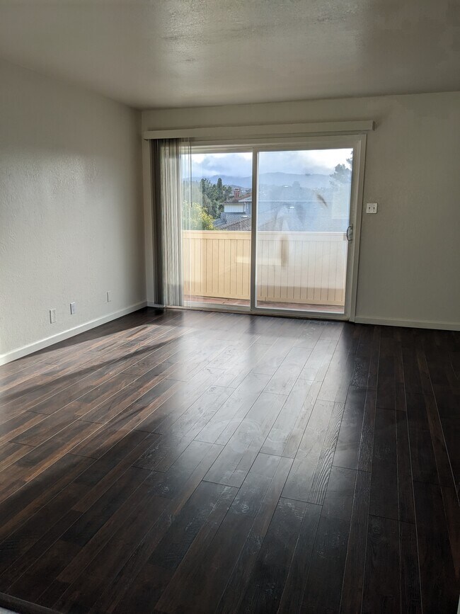 Building Photo - 3208 Countryside Dr