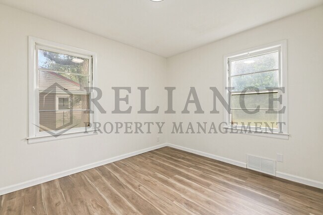 Building Photo - 3301 S Osage Ave
