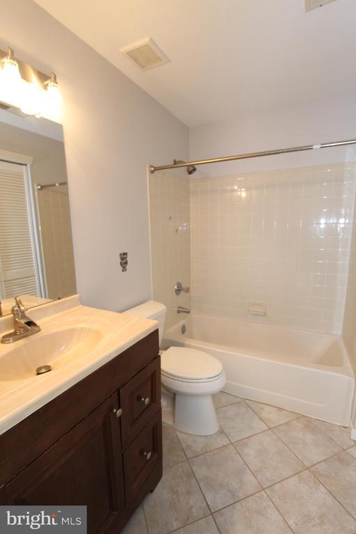 Building Photo - 5220 Ravens Crest Dr