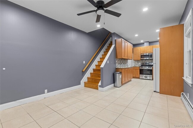 Building Photo - 148 W Walnut St