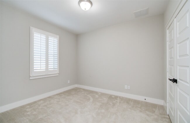 Building Photo - 18150 Moonlit River Dr