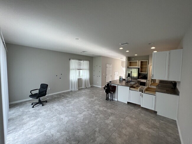 Building Photo - 7016 Grand Elm Dr