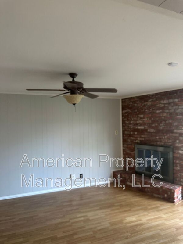 Building Photo - 4512 S Kingston Ave