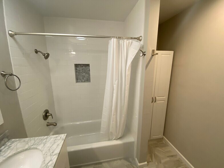 Building Photo - 8791 Gilman Dr