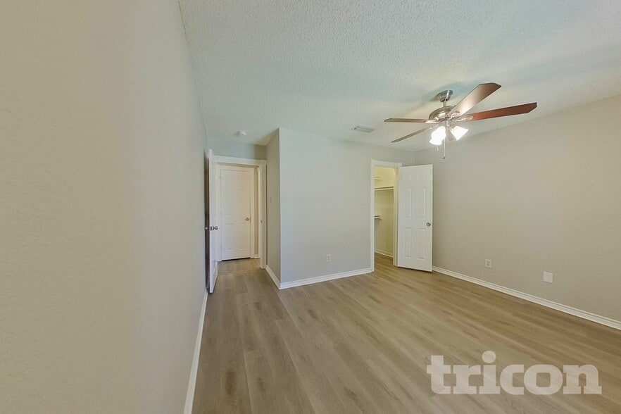 Building Photo - 1402 Baker Dr