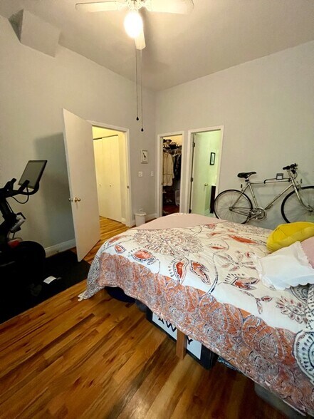 Building Photo - 1459 N Milwaukee Ave