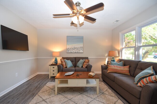 Building Photo - 4609 Trafalgar Rd