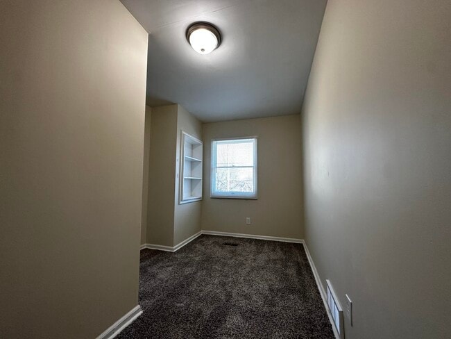 Building Photo - 15666 Wakenden St