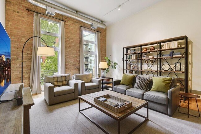 Building Photo - 801 N Washington Ave