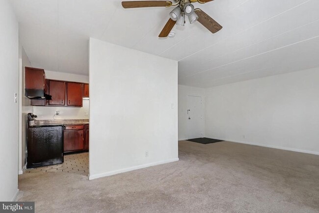 Building Photo - 6250 Edsall Rd